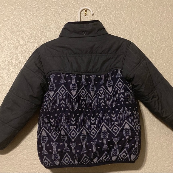 Patagonia Tribbles Reversible Kids' Black and Blue Patterned Puffer Jacket - Picture 5 of 9